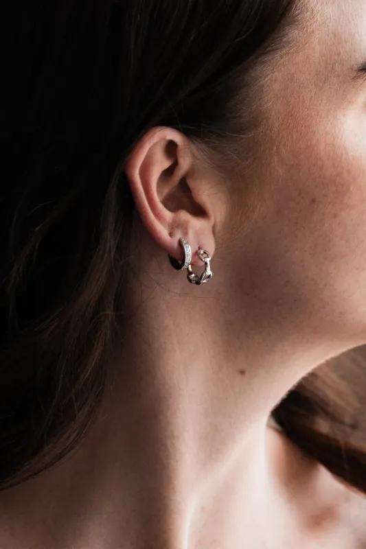 Lilly - Horseshoe Hoops