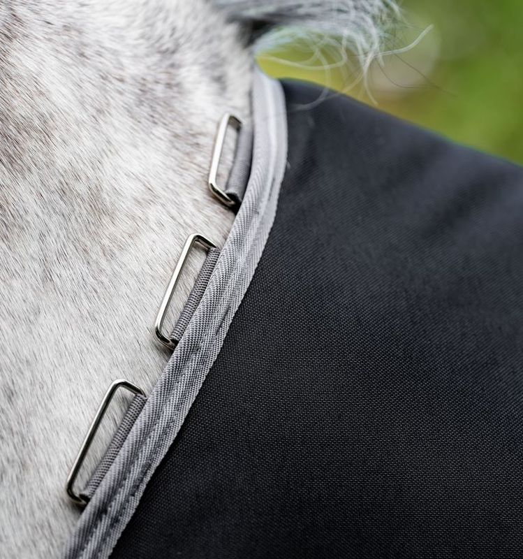 Amigo® Bravo 12 Plus Turnout (250g Medium)