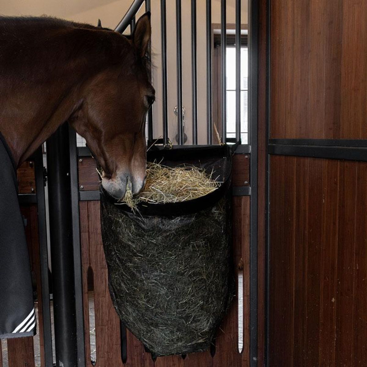 Kentucky Hay Bag Straight